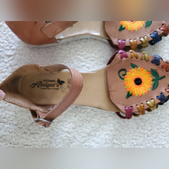 Alcazars Artesanias Floral Embroidered Leather Sandals - Picture 10 of 14